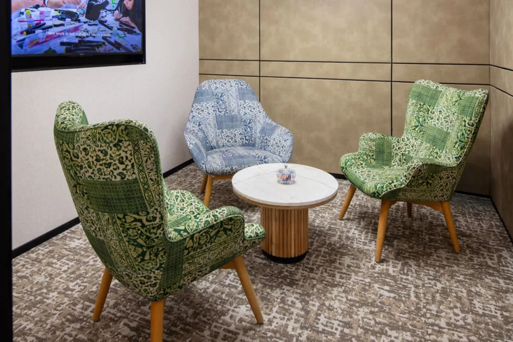 3 Seater Meeting Room