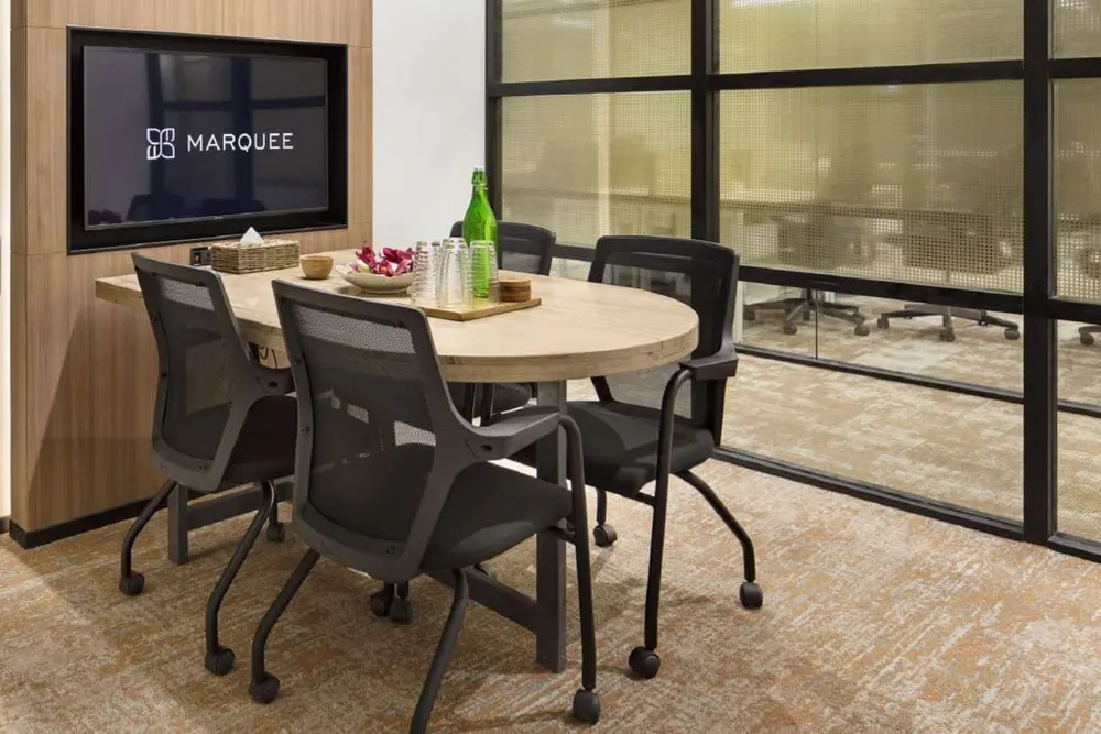 4 Seater Meeting Room
