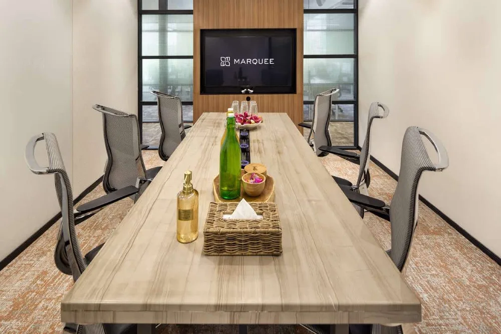 6 Seater Meeting Room