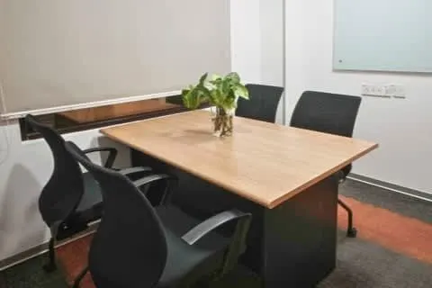 4 Seater Meeting Room