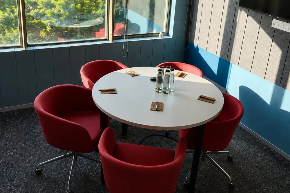 5 Seater Meeting Room
