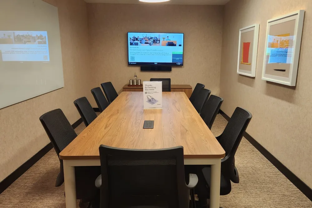 10 Seater Meeting Room