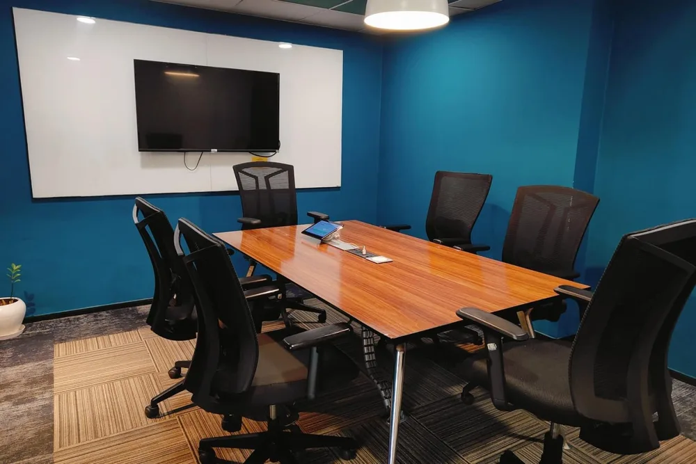 6 Seater Meeting Room