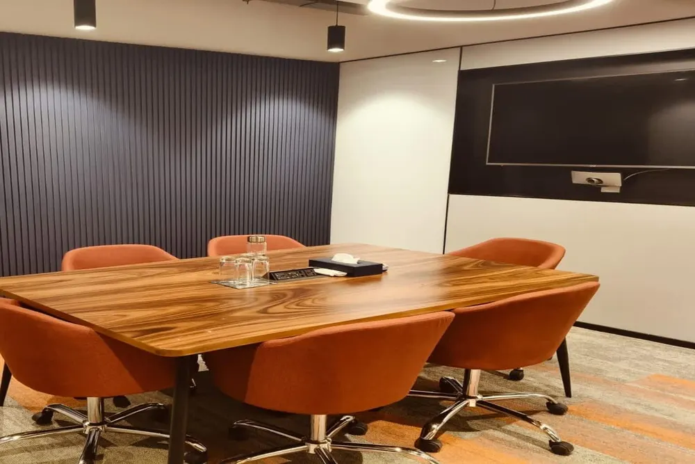 8 Seater Meeting Room
