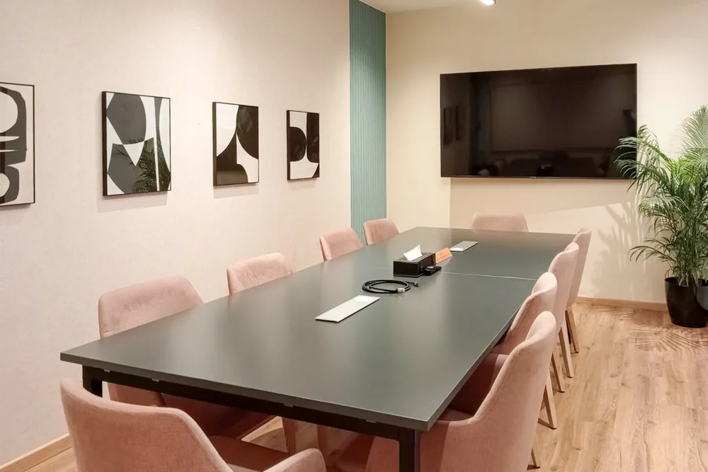 10 Seater Meeting Room