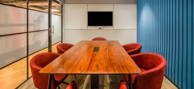6 Seater Meeting Room