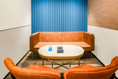 4 Seater Meeting Room