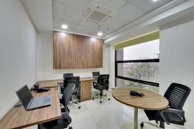 BSquare Coworks - shared office space for rent