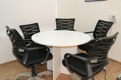5 Seater Meeting Room