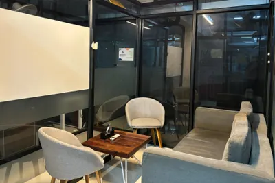 4 Seater Meeting Room