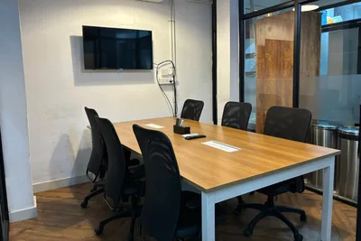 6 Seater Meeting Room