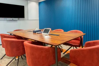 8 Seater Meeting Room