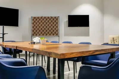 20 Seater Meeting Room