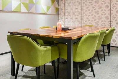 8 Seater Meeting Room