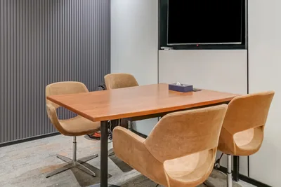 4 Seater Meeting Room