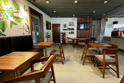 Desk – Brewz Cafe
