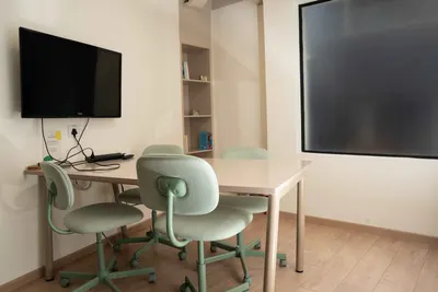 4 Seater Meeting Room interior