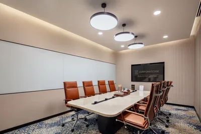 6 Seater Meeting Room