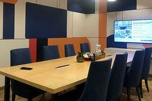 8 Seater Meeting Room