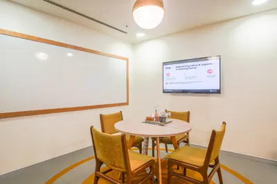 4 Seater Meeting Room