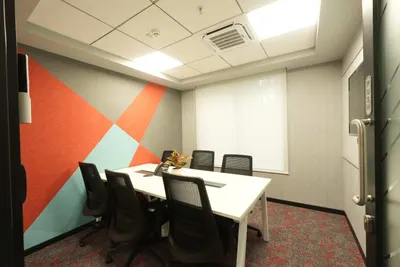 6 Seater Meeting Room