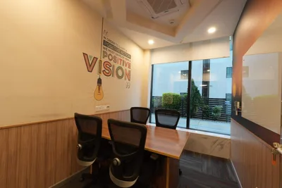 4 Seater Meeting Room