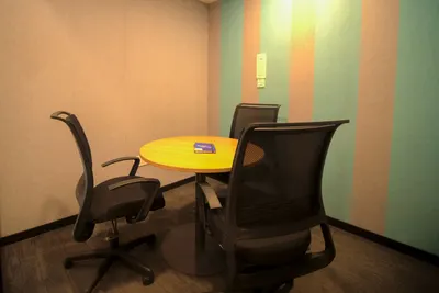 3 Seater Meeting Room