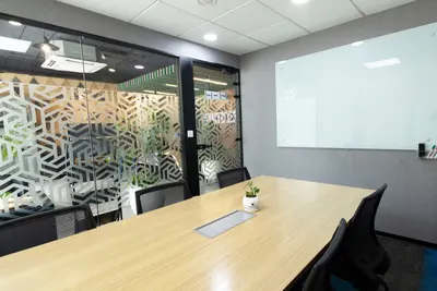 6 Seater Meeting Room