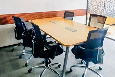 6 Seater Meeting Room