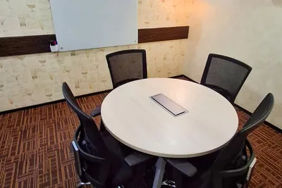 4 Seater Meeting Room