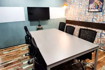 6 Seater Meeting Room