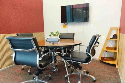 4 Seater Meeting Room