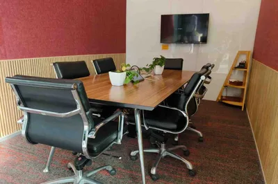 6 Seater Meeting Room