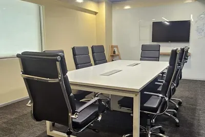8 Seater Meeting Room