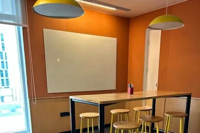 8 Seater Meeting Room