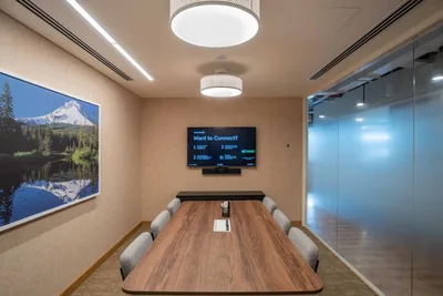 6 Seater Meeting Room