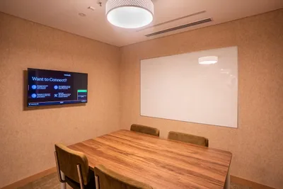 4 Seater Meeting Room