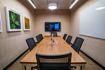 8 Seater Meeting Room