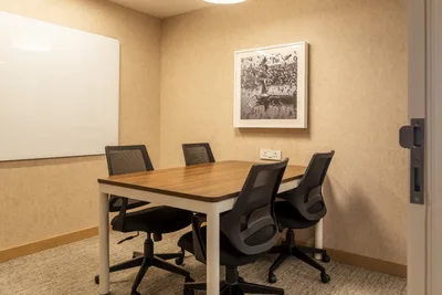 4 Seater Meeting Room