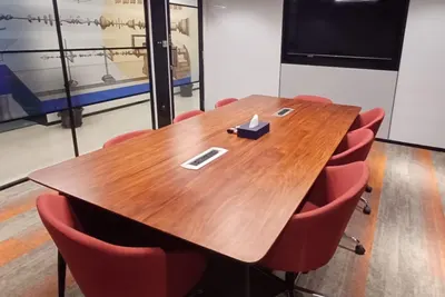 8 Seater Meeting Room