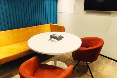 4 Seater Meeting Room