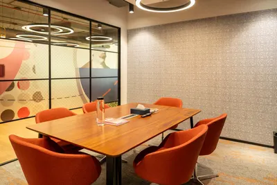 6 Seater Meeting Room