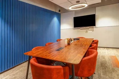 8 Seater Meeting Room