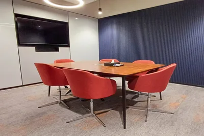 6 Seater Meeting Room