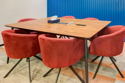 6 Seater Meeting Room