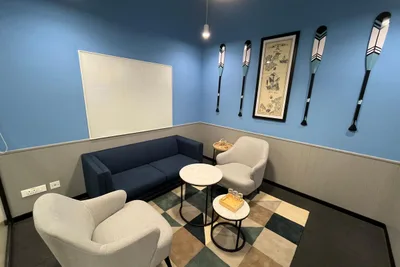 4 Seater Meeting Room