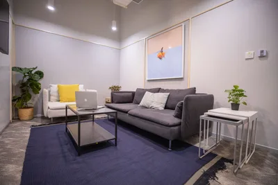 4 Seater Meeting Room