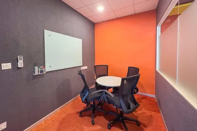4 Seater Meeting Room