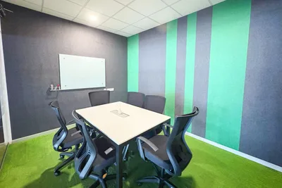 6 Seater Meeting Room