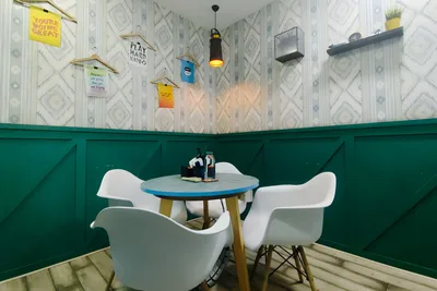 4 Seater Meeting Room
